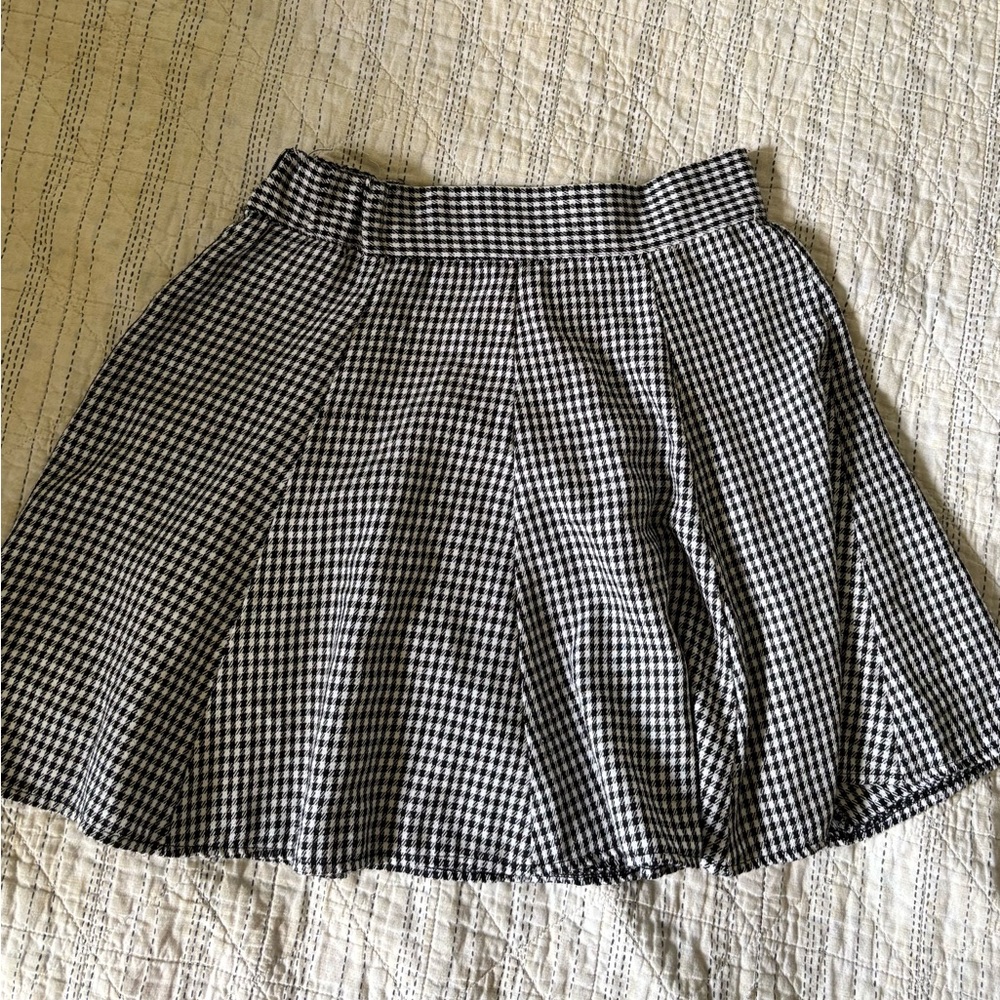 Brandy Melville Black and White Gingham Mini Skirt